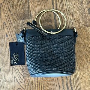PALM HIGHWAY WOVEN CROSSBODY ONYX BLACK